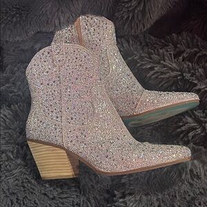 Betsy Johnson rhinestone cowboy ankle boots size 9 in mint condition